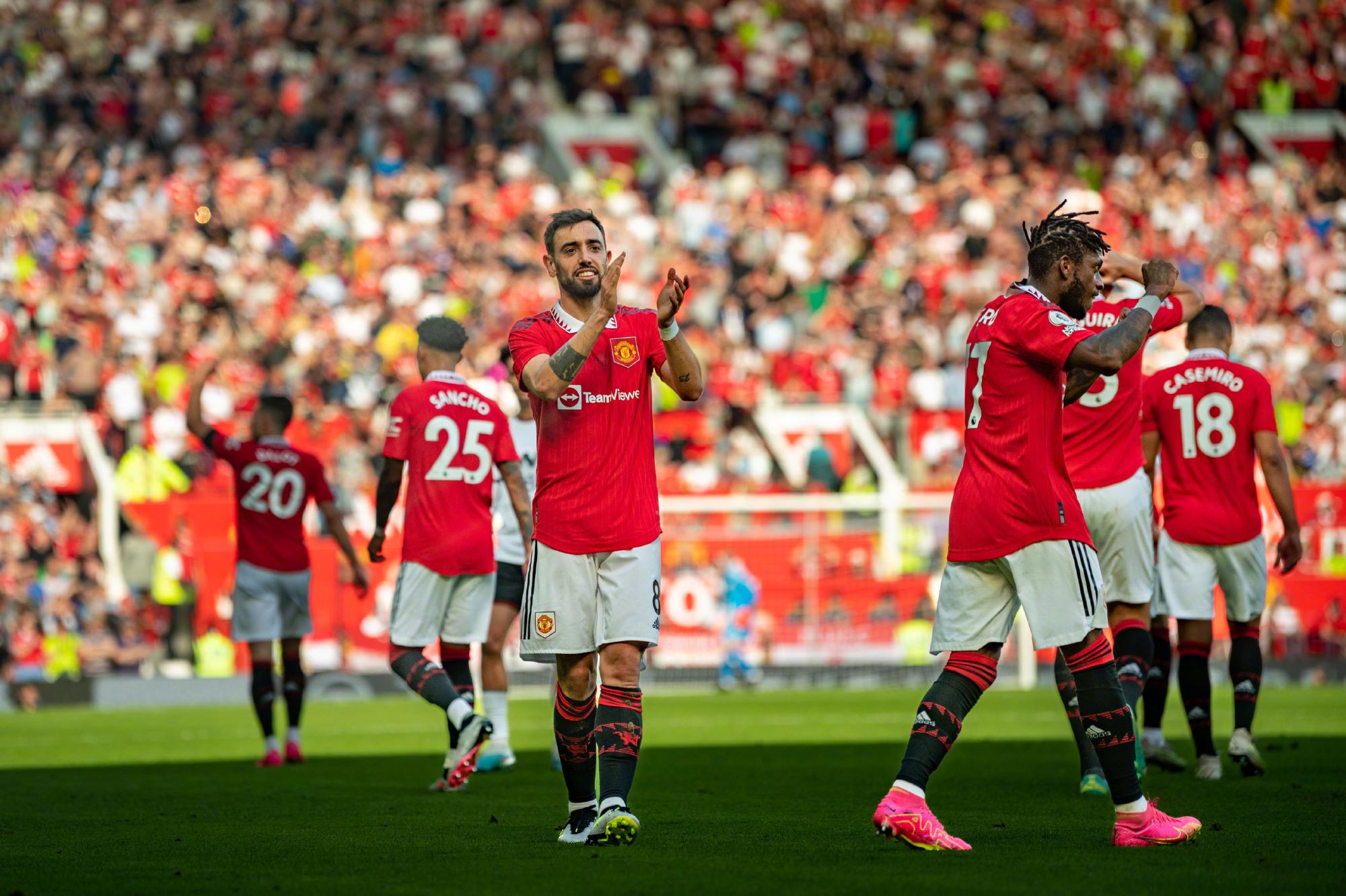 在俱乐部带 在俱乐部带